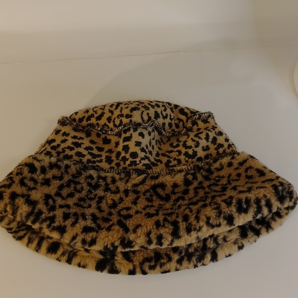 Preston & York Animal Print Faux Fur Bucket Hat - Picture 5 of 9